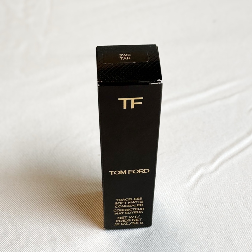 5W0 - TOM FORD Traceless Soft Matte Concealer in Color: 5W0 Tan 💜 - Picture 5 of 8